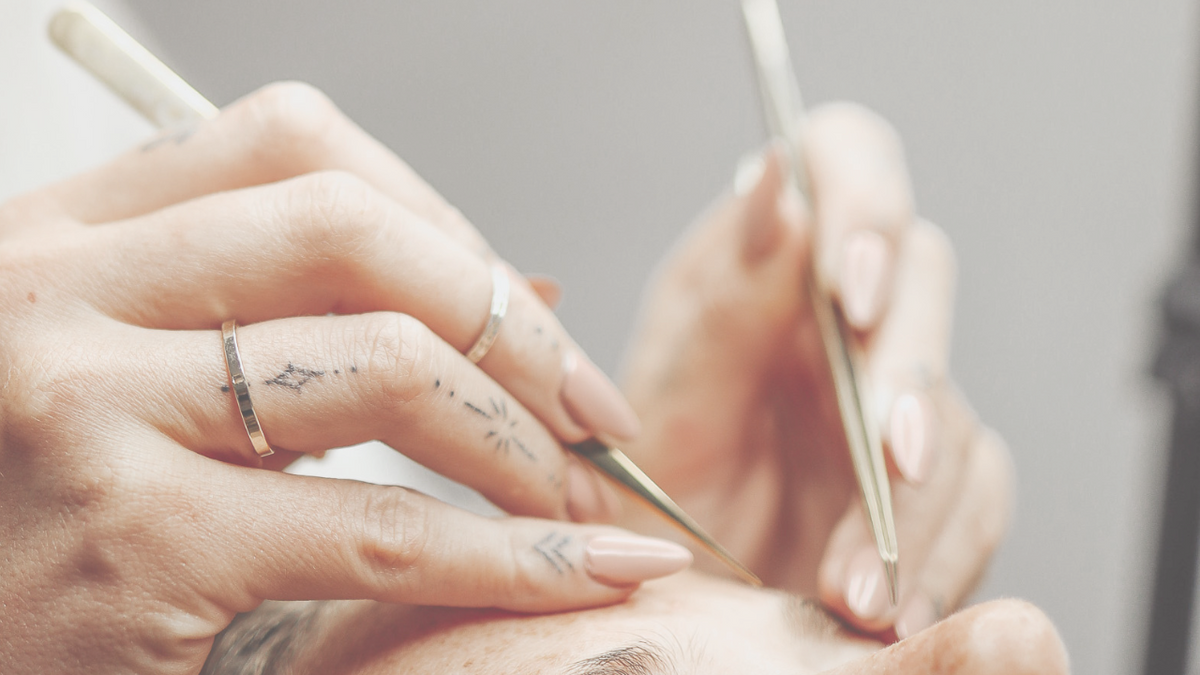 CLASSIC VOLUME LASH CERTIFICATION Garnet Lash CLASSIC VOLUME LASH CERTIFICATION Garnet Lash