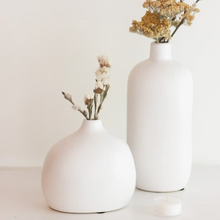 Load image into Gallery viewer, Ceramic Bud Vase - Round
