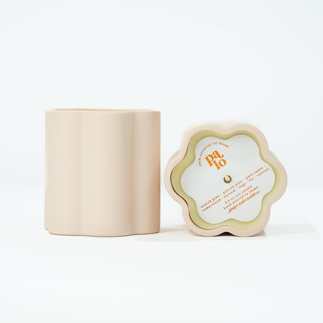 CERAMIC DAISY • 100% essential oil soy candle: Pinkish Beige - Palo Scent